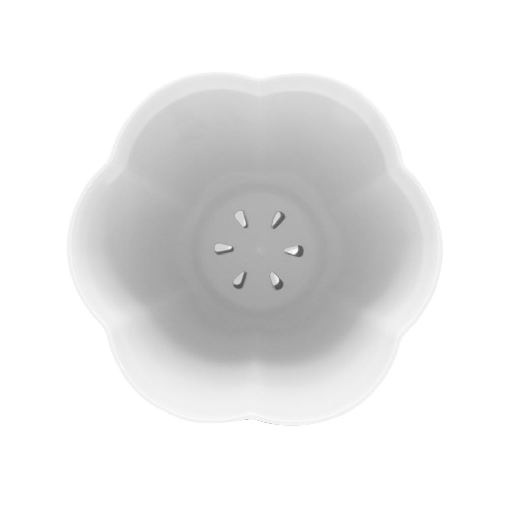 Petal Plastic Plant Pot 16cm